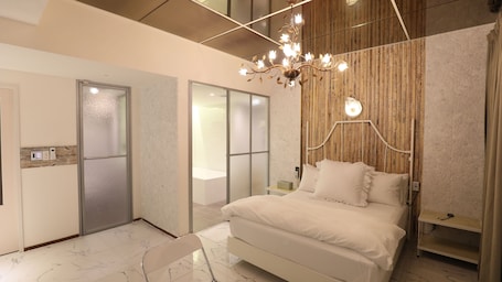 Decoración personalizada, muebles diferentes y wifi gratis