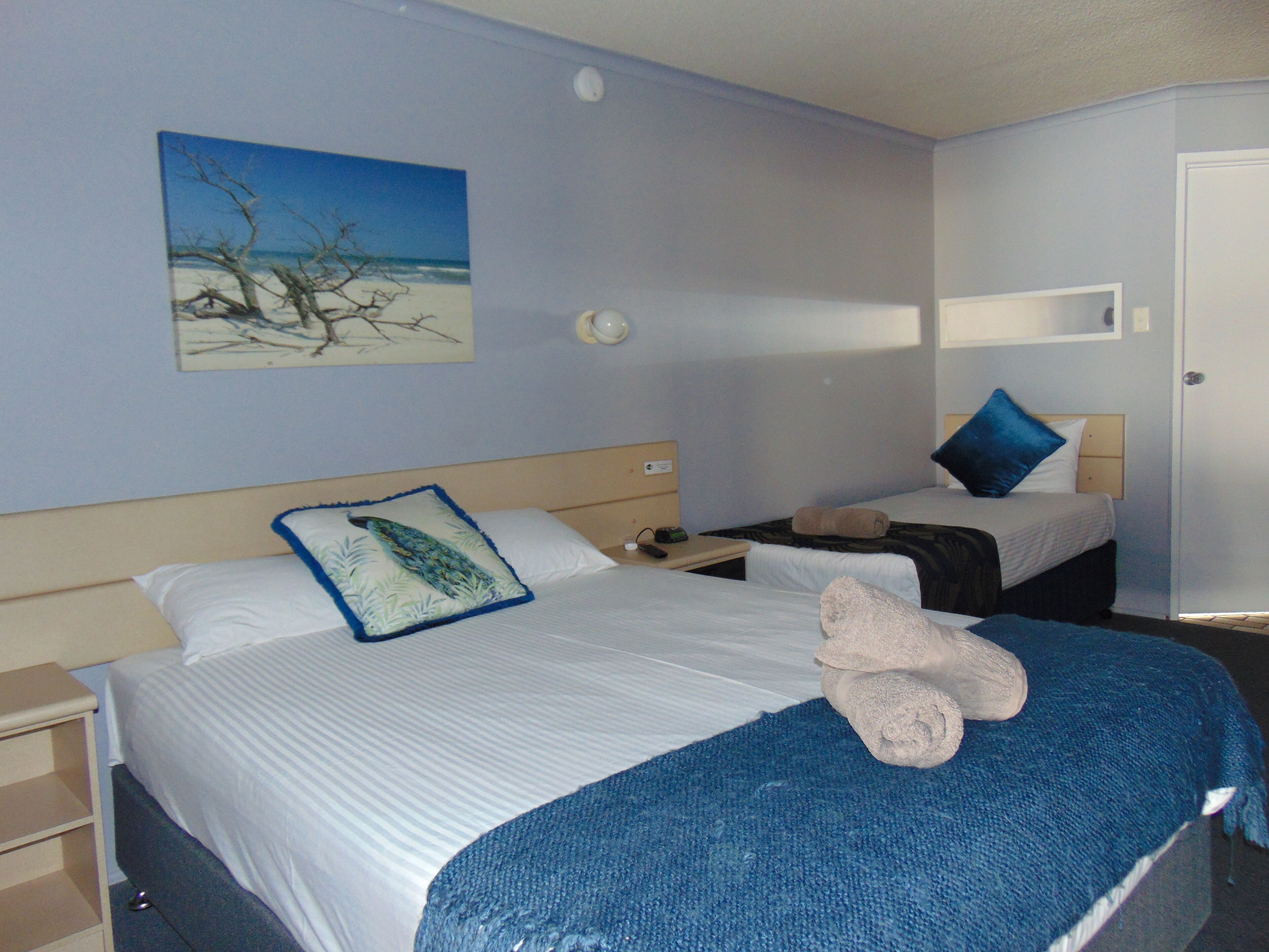 Comfort Studio Suite, Multiple Beds | Premium bedding, in-room safe, desk, laptop workspace