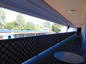 Economy-Studio, 1 Queen-Bett | Blick vom Balkon