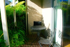 Extended Studio Apartment | Terrace/patio - Sea Vista Apartments (Auckland)