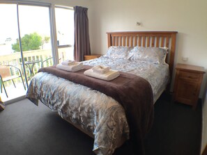 3 Bedroom Apartment - Sea Vista Apartments (Auckland)