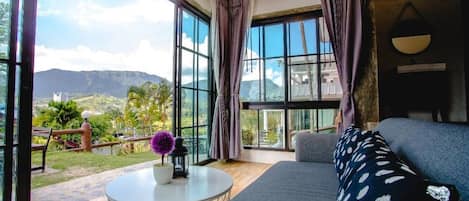 Standard Room | Desk, free WiFi