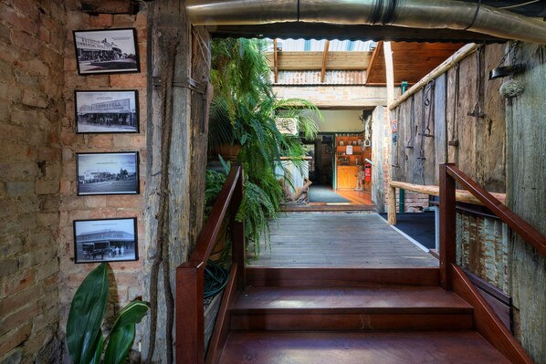 Bar (on property) - Prince of Wales Motel (Gulgong)