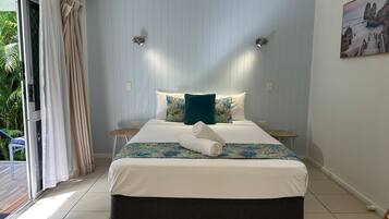 ์คํ ๋ค๋๋ฃธ | ์๋ง ์ปคํผ, ๋ฌด๋ฃ WiFi, ์นจ๋ ์ํธ