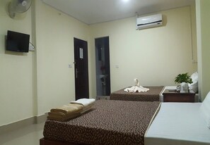 Family Room (with Air-con) | Free WiFi - First Hotel (Battambang)