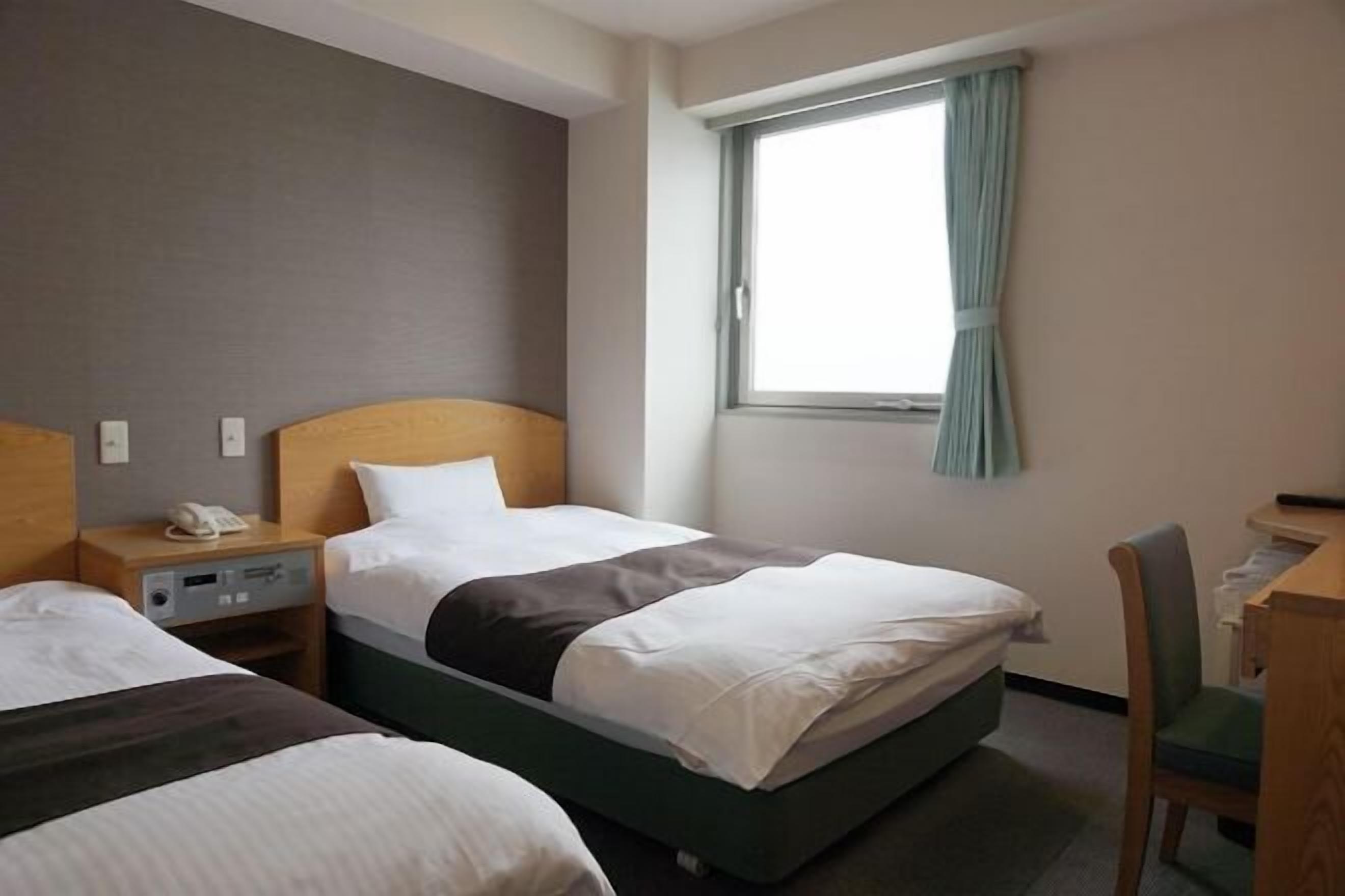 โต๊ะทำงาน, เตารีด/โต๊ะรีดผ้า, Wi-Fi ฟรี, ผ้าปูที่นอน