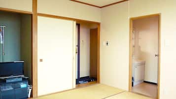Traditional-Zimmer, Nichtraucher (Japanese-style) | Schreibtisch, Bügeleisen/Bügelbrett, kostenloses WLAN, Bettwäsche