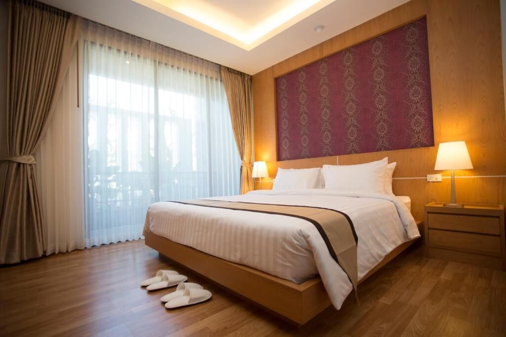 Desk, blackout curtains, free cots/infant beds, free WiFi