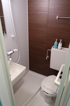 Hair dryer, towels - Picnic Hostel Osaka (Osaka)