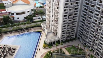 Outdoor pool, sun loungers