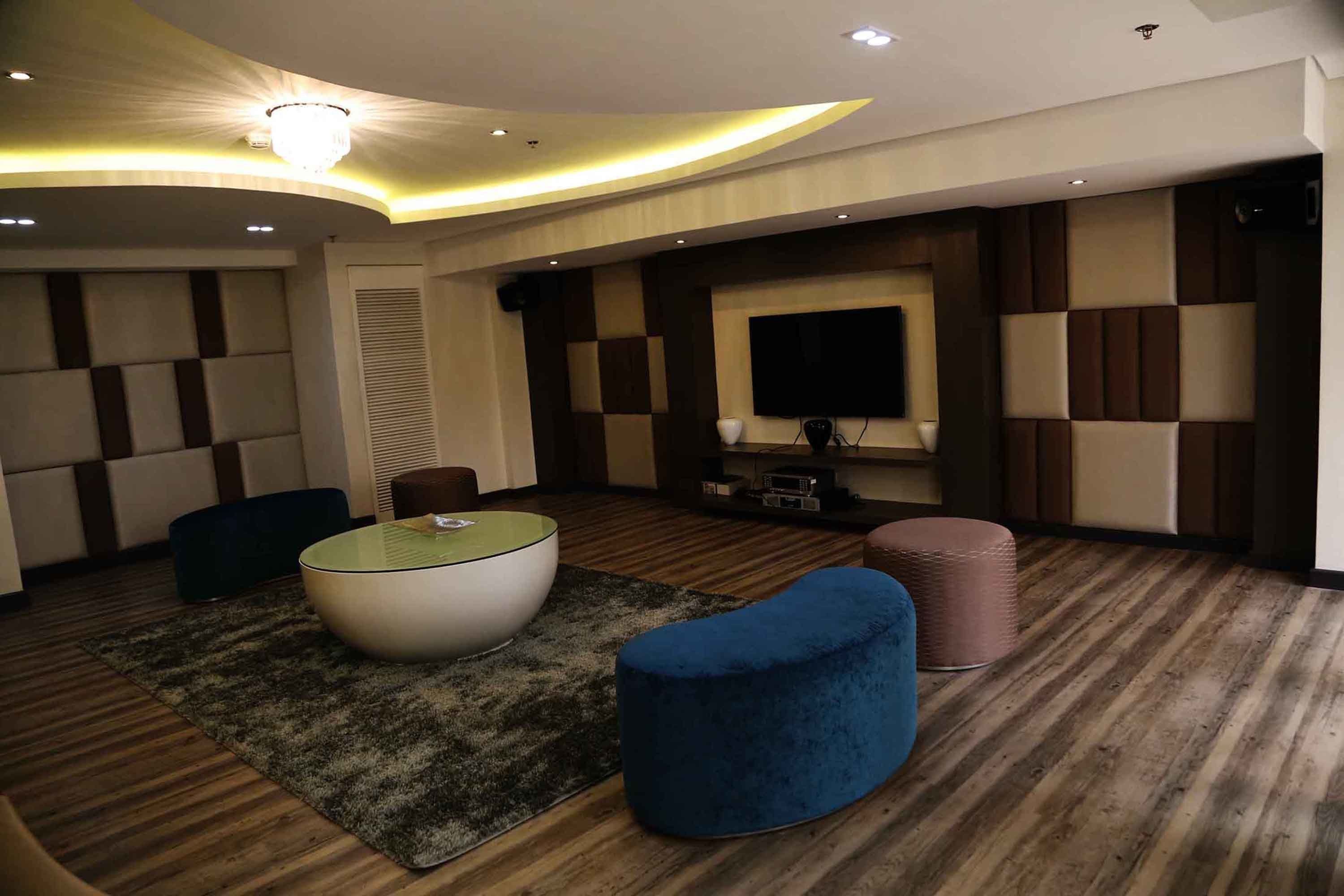 Karaoke room