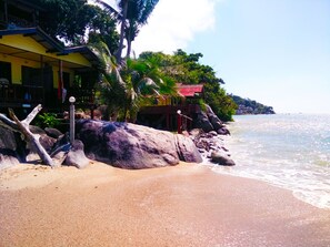 Beach nearby - Golden Beach Resort (Ko Pha-ngan)