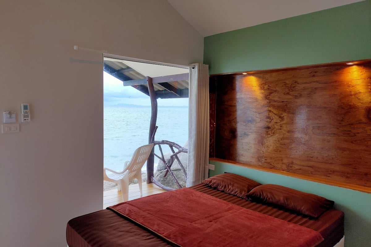 Exclusive Bungalow, Beach View | 1 bedroom, free WiFi