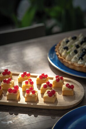 Tägliches inbegriffenes großes Frühstück