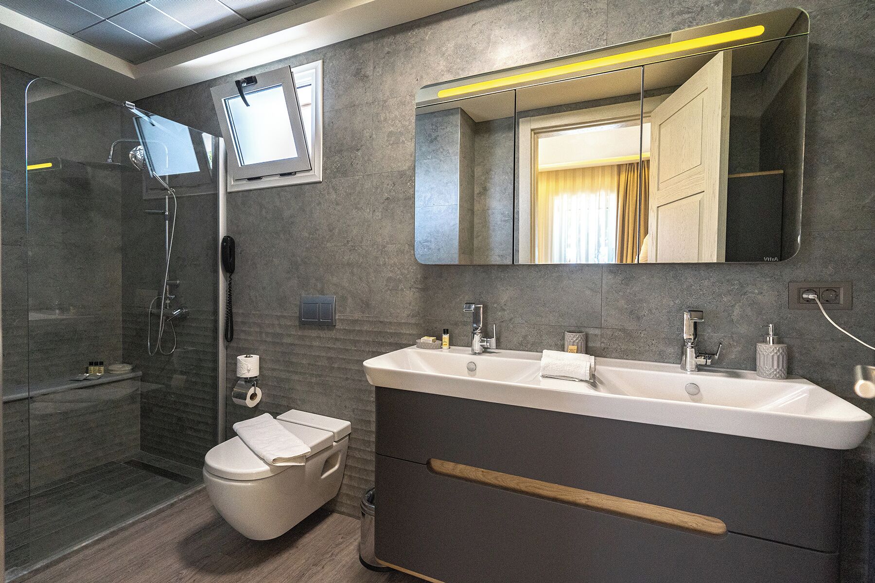 Quarto luxo | Roupas de cama premium, frigobar, cofres nos quartos