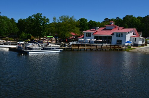 Lake Murray Resort & Marina