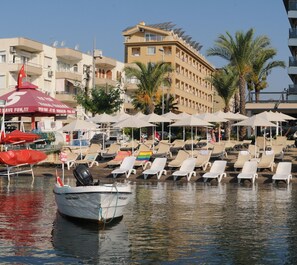 Private beach nearby - Mert Seaside Hotel (Marmaris)
