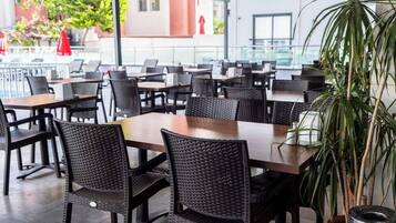 Breakfast, lunch, dinner served; Turkish cuisine