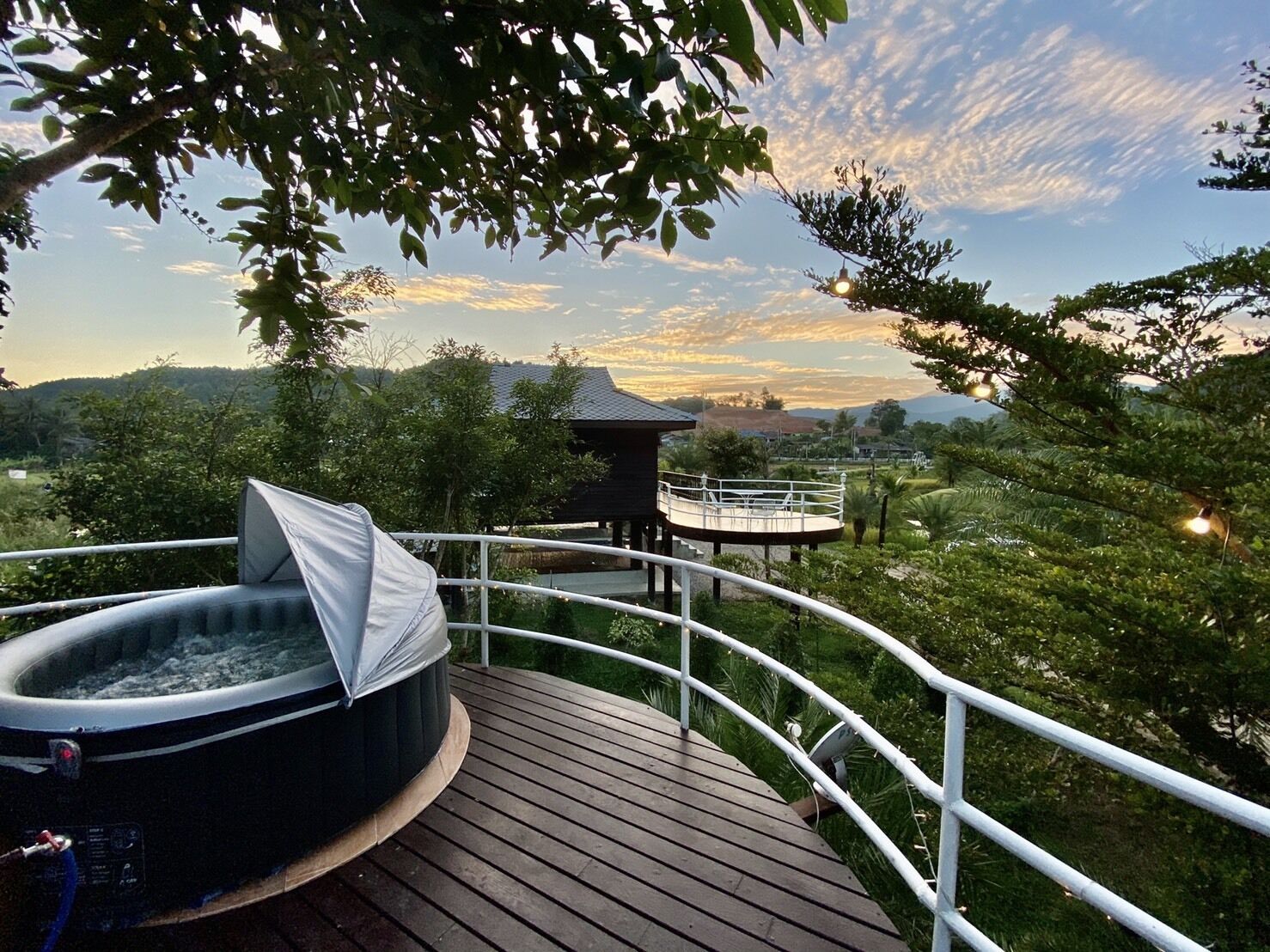 Super Deluxe Jacuzzi | Balcony
