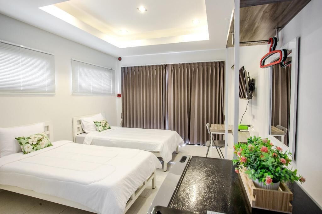 Desk, blackout drapes, free WiFi