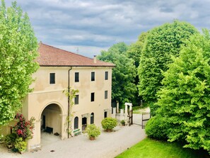 Suite Familiale, 2 chambres | Vue sur la cour