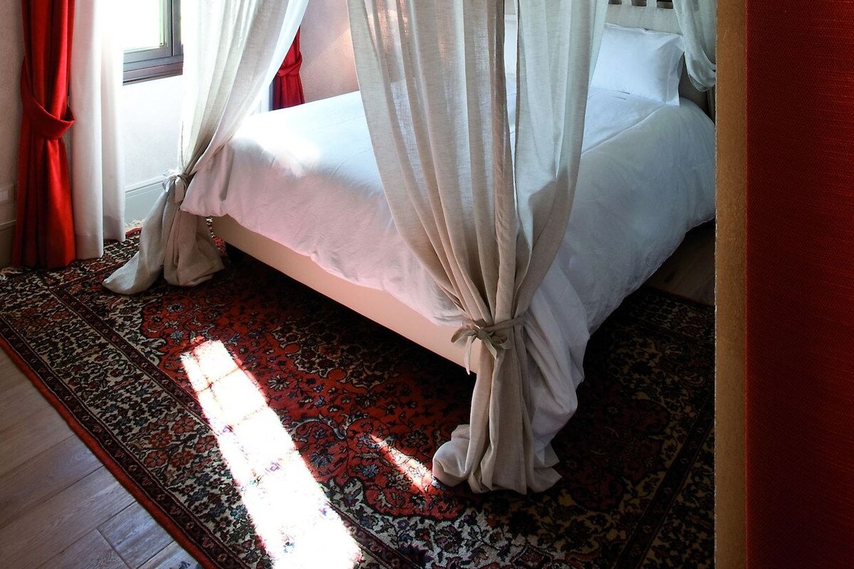 Down duvets, minibar, in-room safe, desk