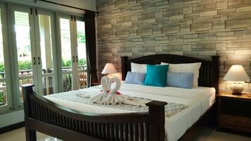 Superior Double Room | โต๊ะทำงาน, ผ้าม่านกันแสง, Wi-Fi ฟรี