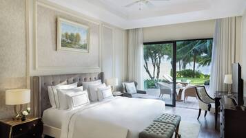 Minibar, in-room safe, desk, laptop workspace