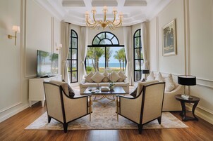 The Level 3-Bedroom Villa Ocean View with Private Pool | Khu phòng khách | TV LCD 