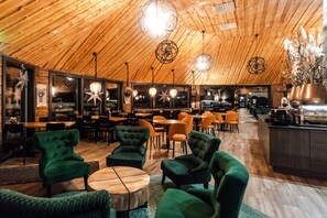 Breakfast, lunch, dinner served; international cuisine  - Northern Lights Village Saariselkä (Saariselka)