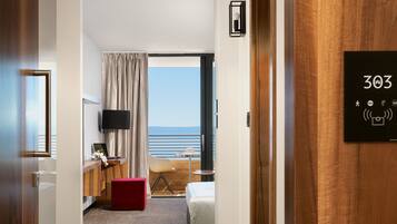 Deluxe Double Room, Balcony, Sea View | Premium bedding, minibar, in-room safe, desk