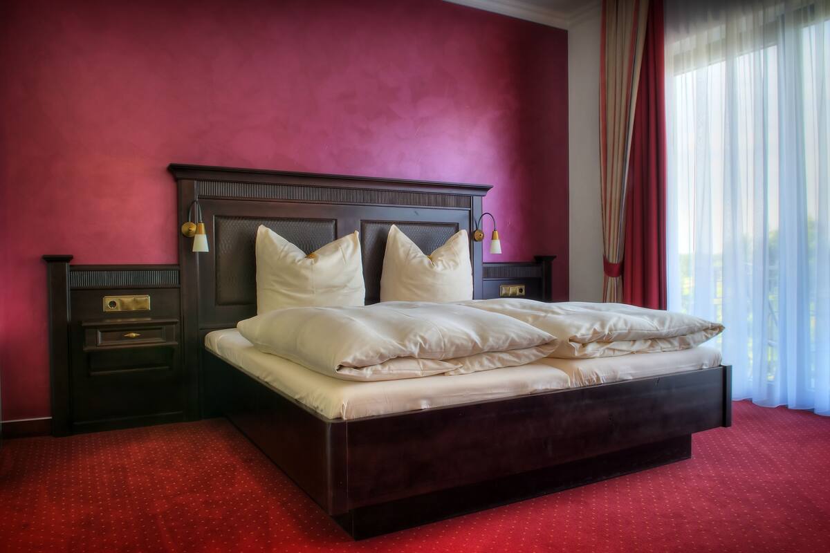 Deluxe Double Room Single Use, Balcony