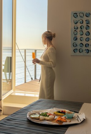 Room service - dining - Hotel Stacija (Kastela)