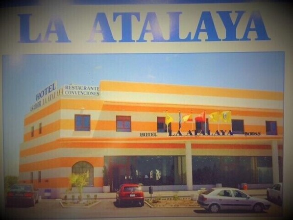 Front of property - Hotel La Atalaya (Fuentiduena de Tajo)