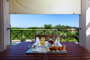 Luxury-Villa, 4 Schlafzimmer, eigener Pool | Blick vom Balkon