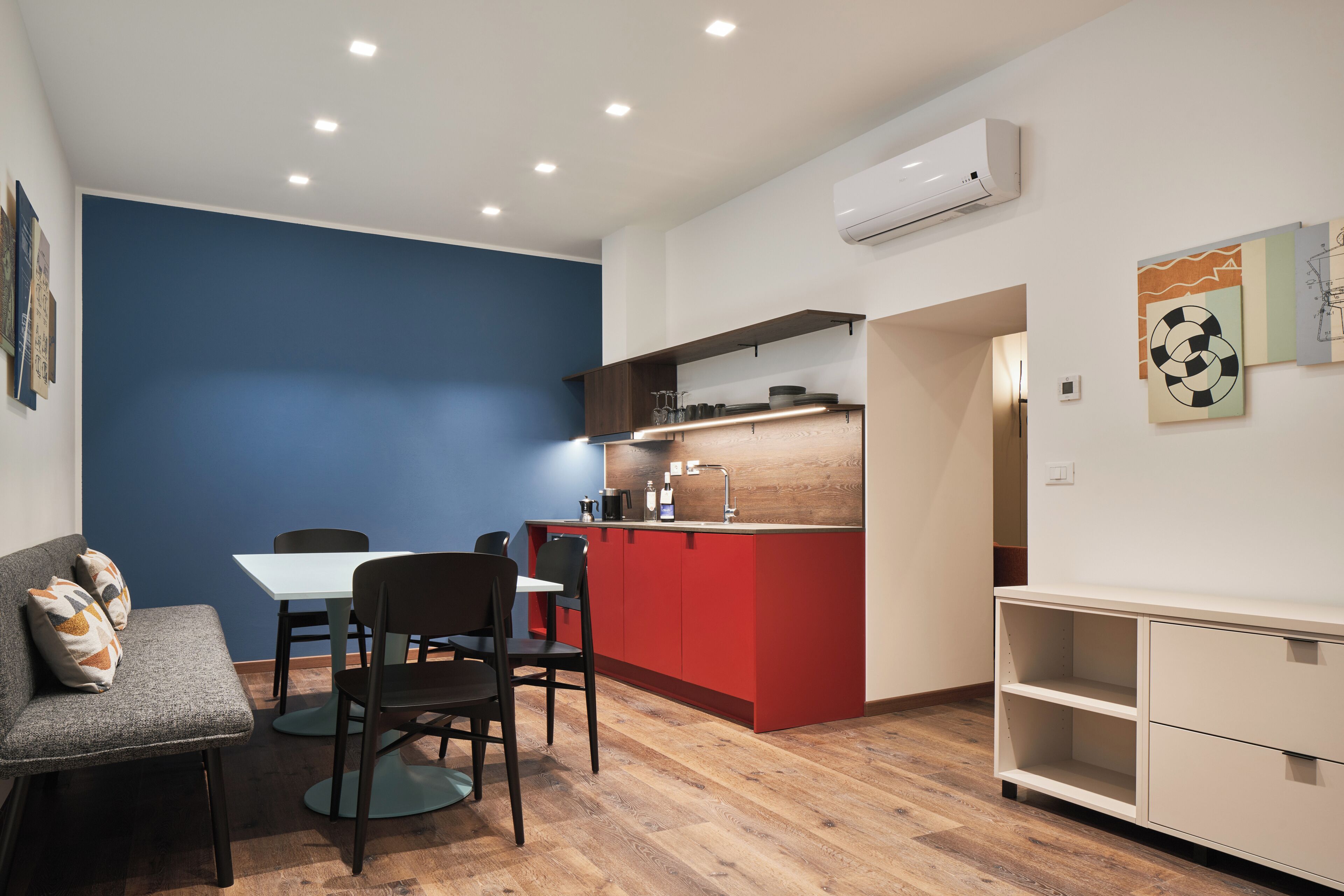 Street Loft | Cortinas opacas, tabla de planchar con plancha, wifi gratis