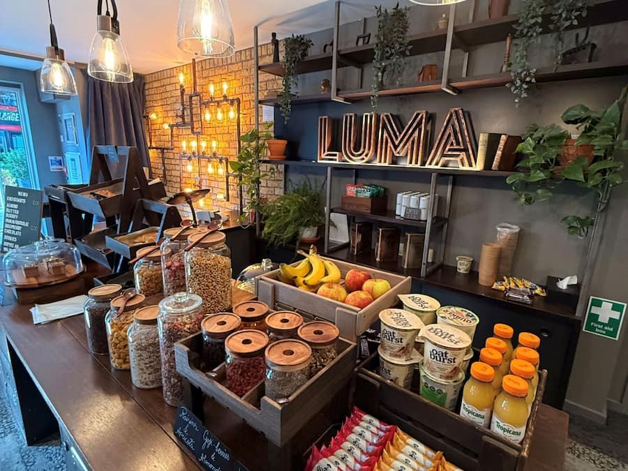 Bữa sáng mang đi hàng ngày (15 GBP/mỗi người)