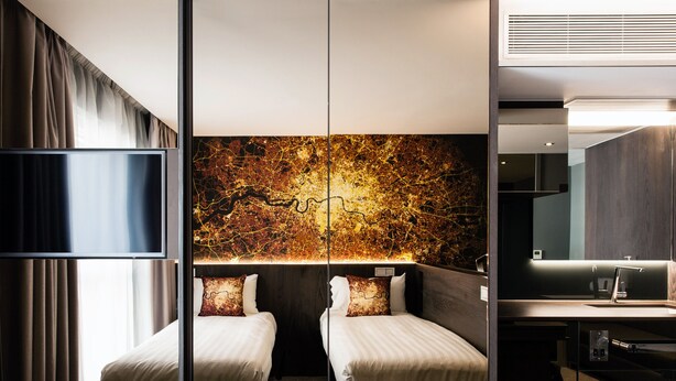 Luma Twin Room  | Peti besi dalam bilik, langsir/tirai gelap terus, kalis bunyi 