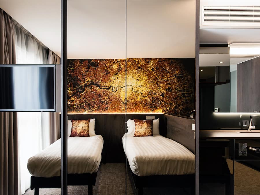 Luma Twin Room | Cofres nos quartos, cortinas blackout, quartos à prova de som