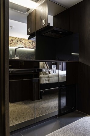 Electric kettle - Heeton Concept Hotel - Luma Hammersmith (London)