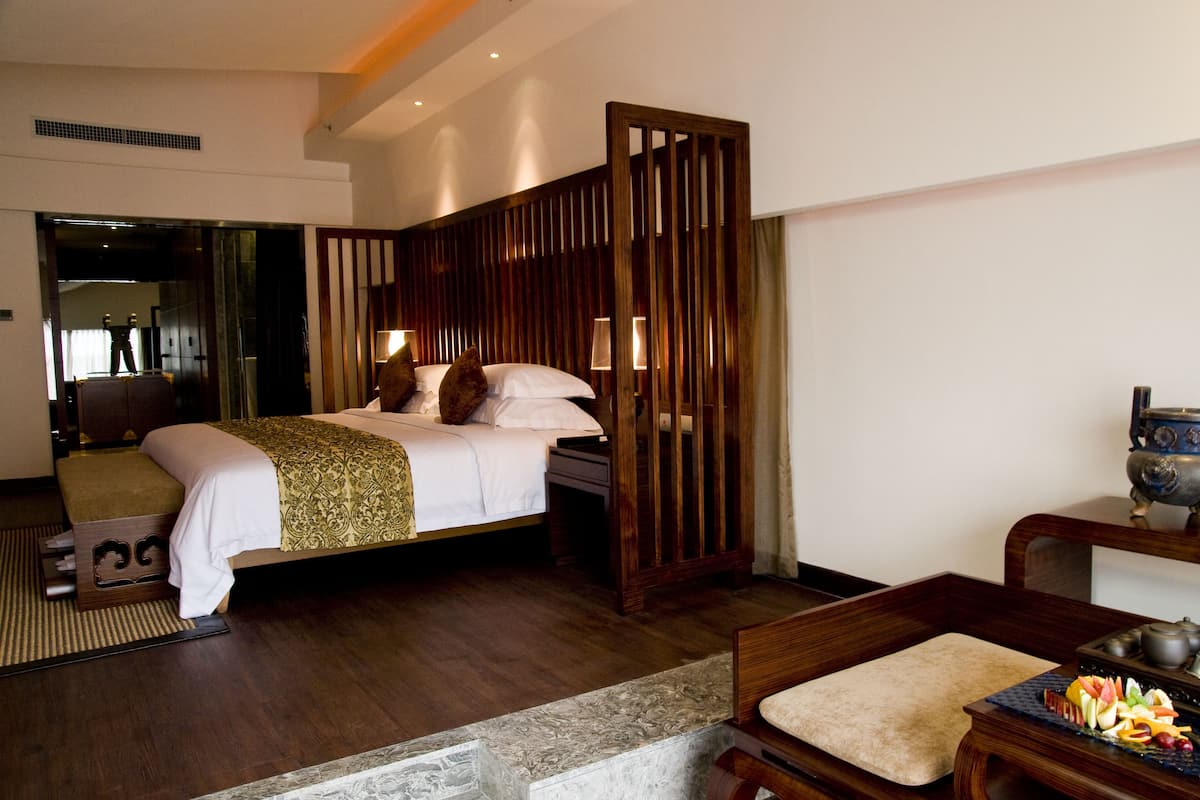 Habitación Deluxe, 1 cama King size, vista a la montaña | Ropa de cama de alta calidad y caja de seguridad en la habitación 
