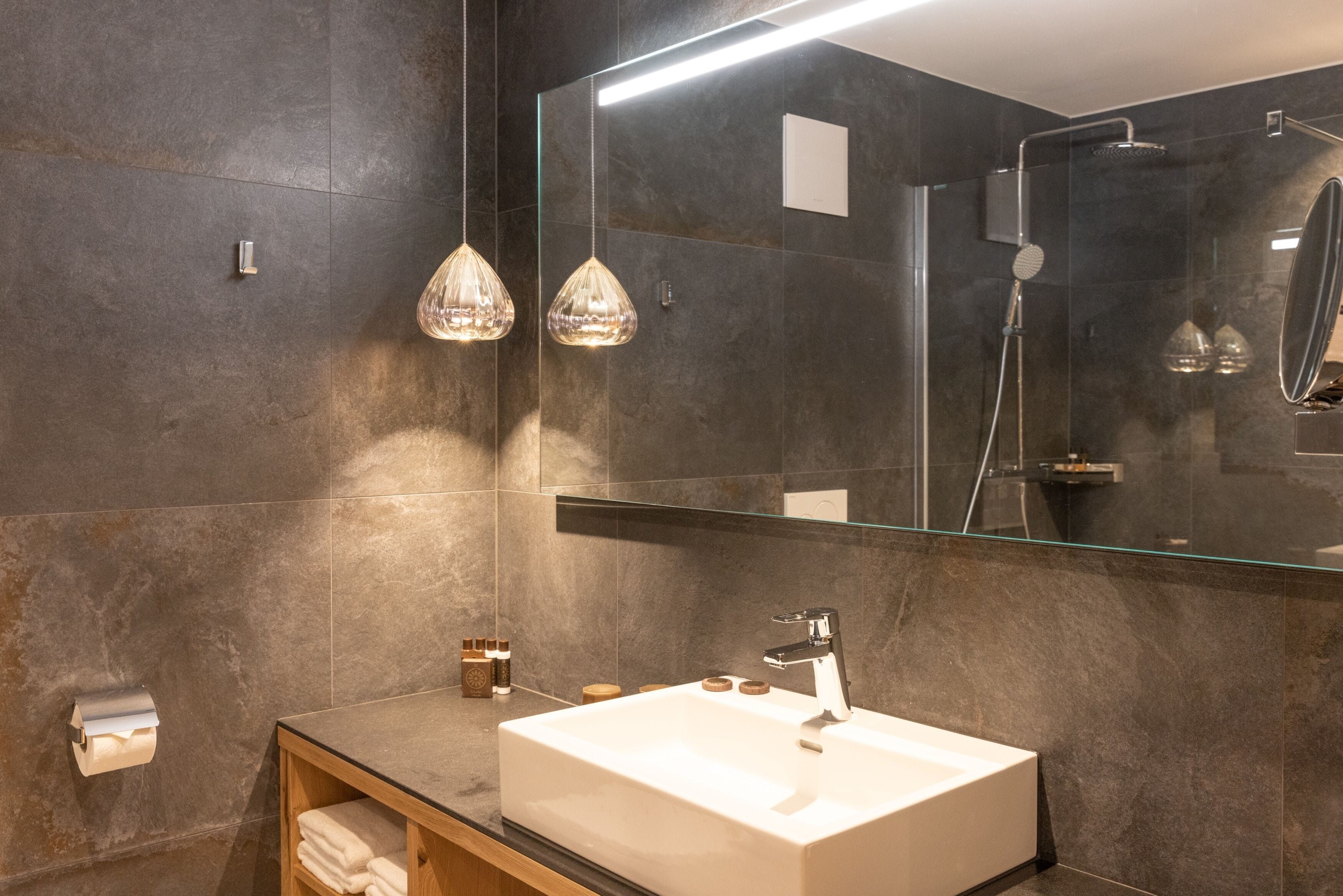 Walzl Deluxe Suite | Bathroom