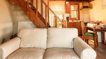 Apartment, 1 Bedroom (Attic) | Individually decorated, individually furnished, blackout drapes