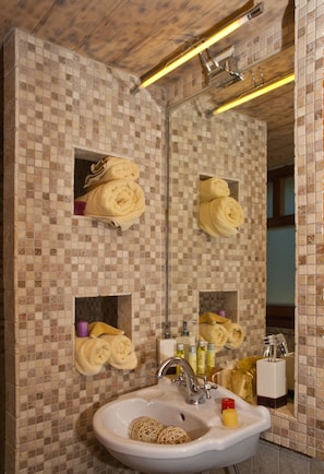 Bathroom - Azanias Chalet (Kalavrita)