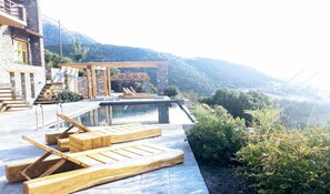 Outdoor pool - Azanias Chalet (Kalavrita)