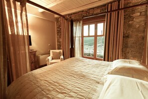 Apartment, 1 Schlafzimmer (Split Level) | Individuell dekoriert, individuell eingerichtet, Verdunkelungsvorhänge