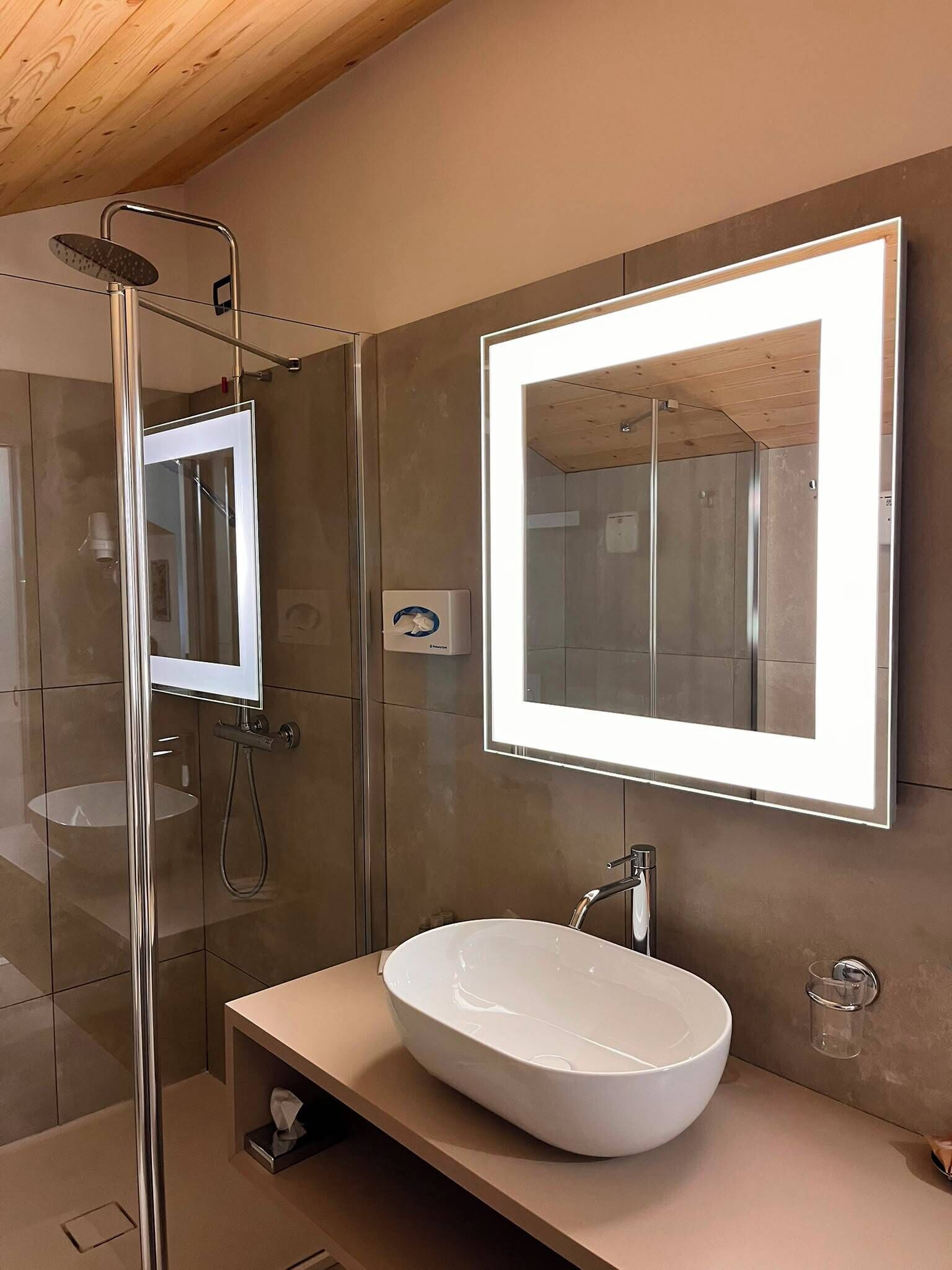 Superior Double or Twin Room | Bathroom | Deep soaking tub, rainfall showerhead, hair dryer, bidet
