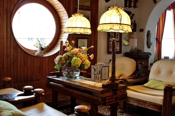 Lobby sitting area - La Meridiana (Madesimo)