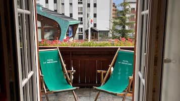Standard Triple Room | Terrace/patio