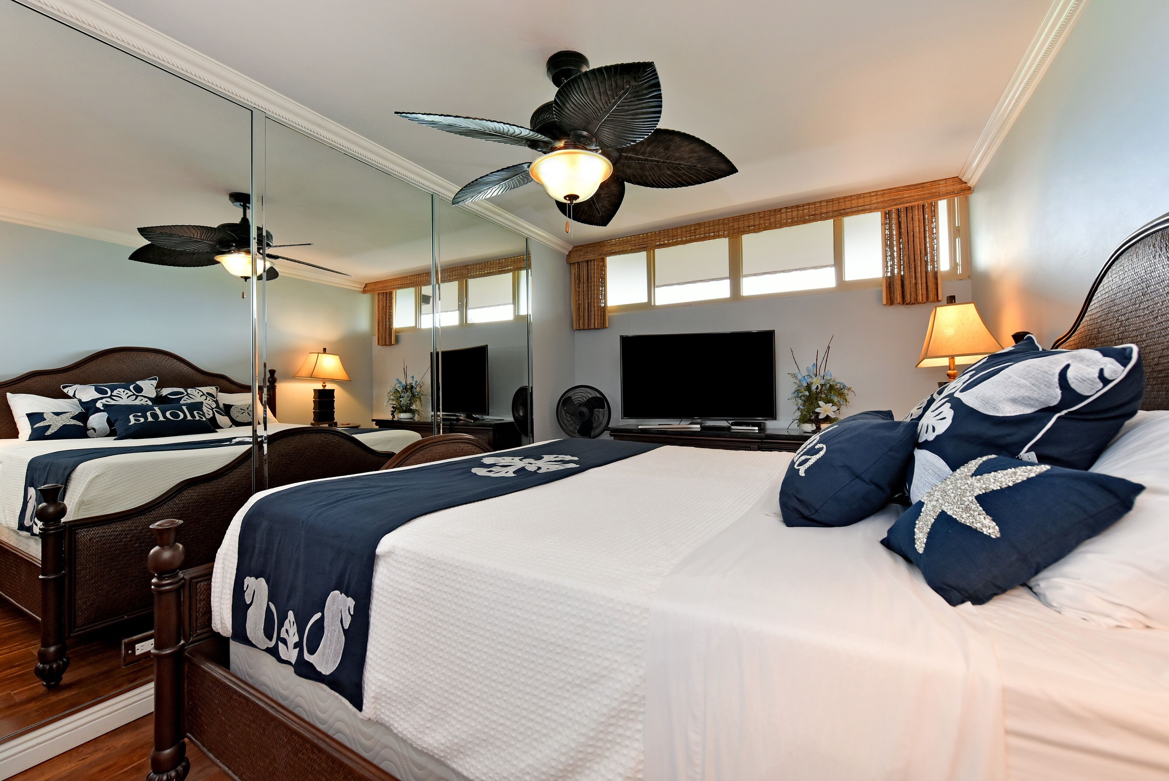 Kahana Reef 404 by RedAwning